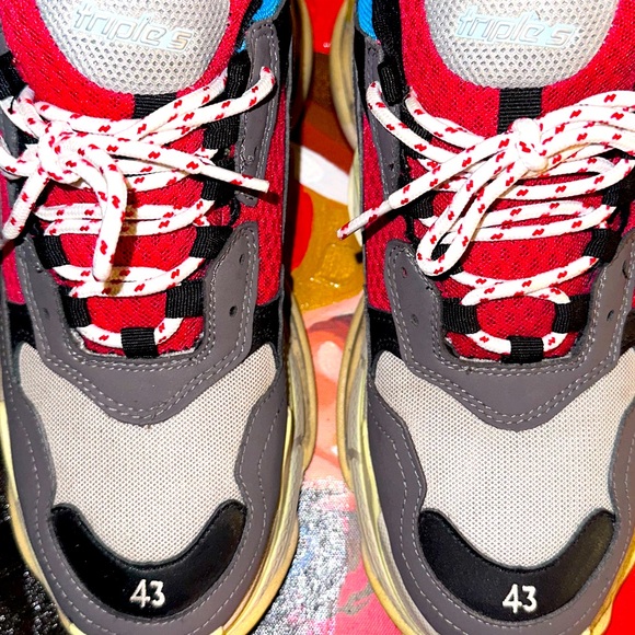 The triple S Balenciaga’s in multicolor size 43 - Picture 2 of 2